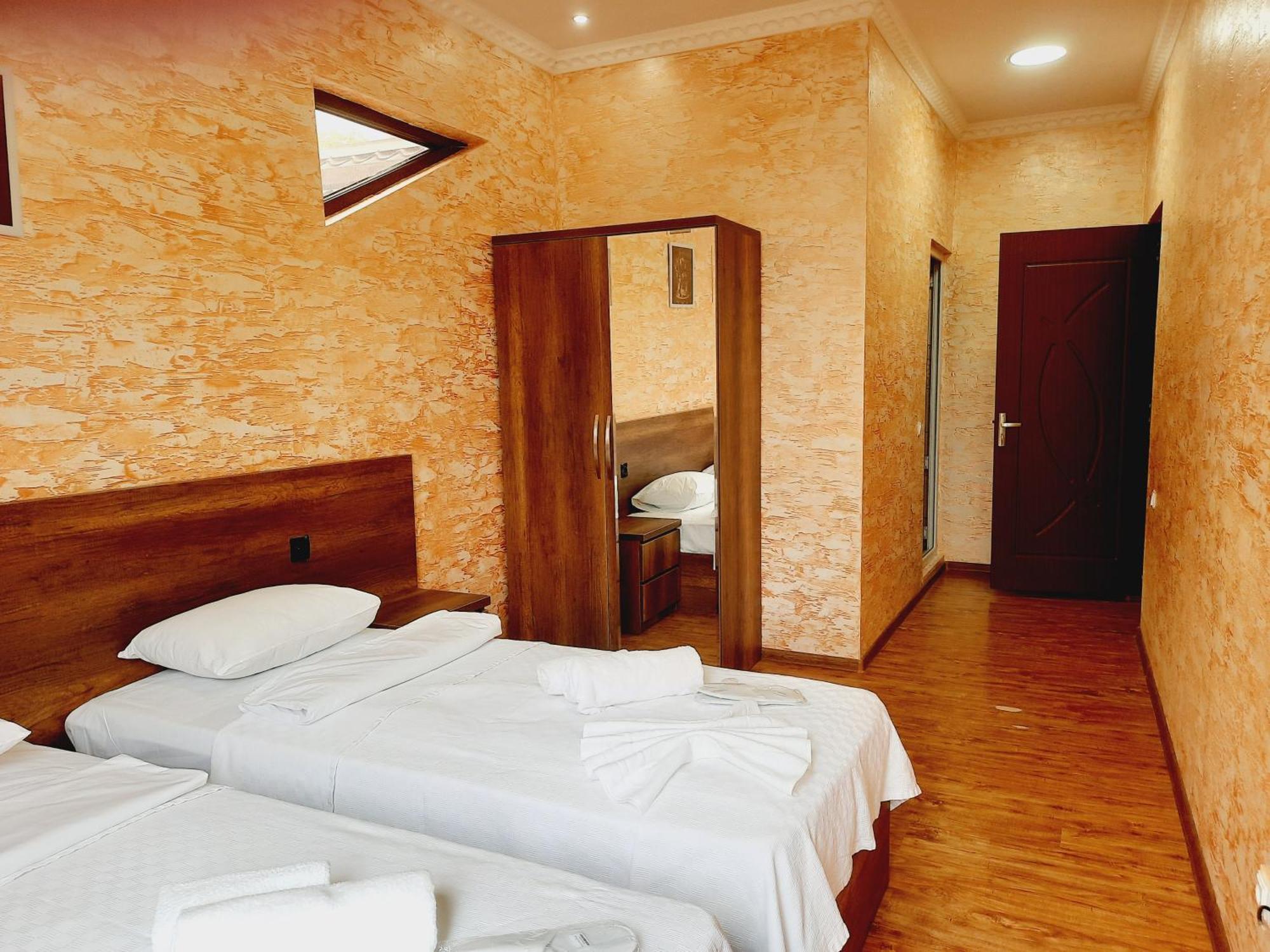 Inaisi Hotel Kutaisi Pokoj fotografie
